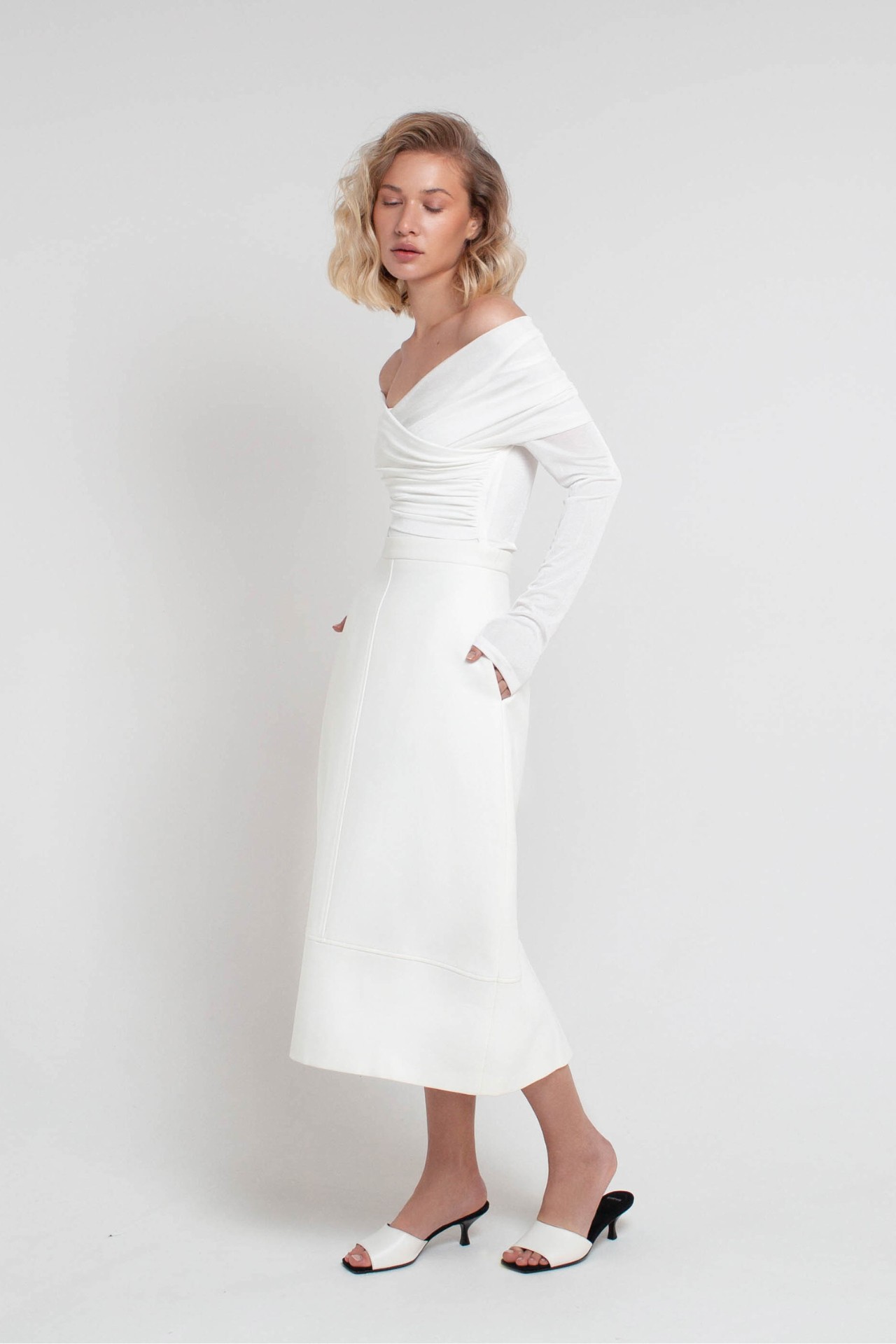 THE BUD SKIRT IN WHITE